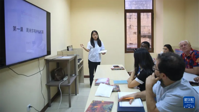 银龄“老外”拥抱中文热