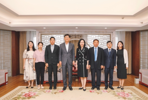 陈白薇会见韩国驻青岛总领事柳昌秀