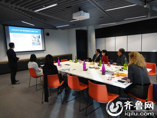 问鼎网页版登录入口与澳大利亚迪肯大学友好会谈