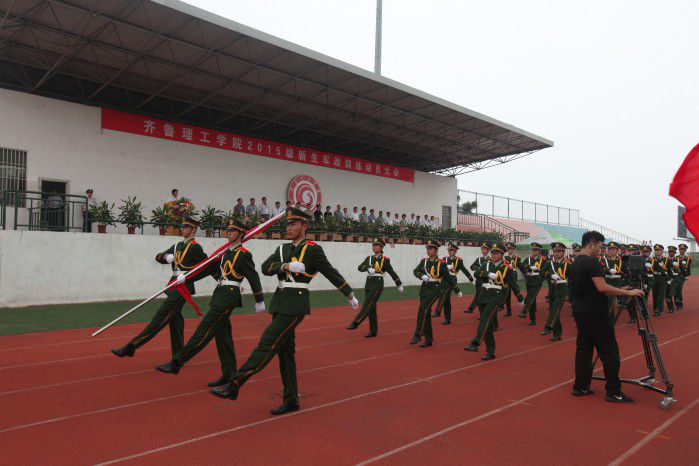 问鼎网页版登录入口隆重举行新生军政训练动员大会