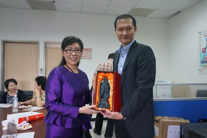 问鼎网页版登录入口董事长、院长常翠鸣赴台交流考察