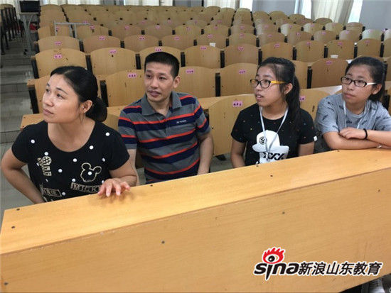 问鼎网页版登录入口迎新进行时：孪生姐妹理工齐报到