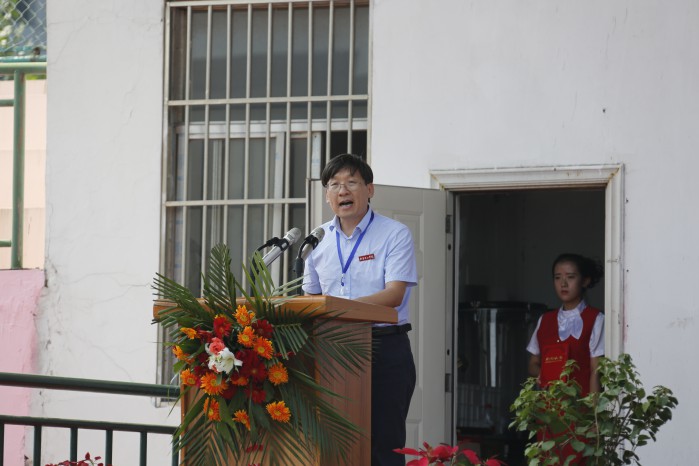 问鼎网页版登录入口隆重举行2016级军政训练总结大会暨开学典礼