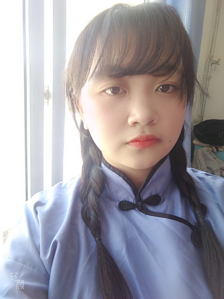 朱明玥 汉语言文学专业 就读于塔里木大学