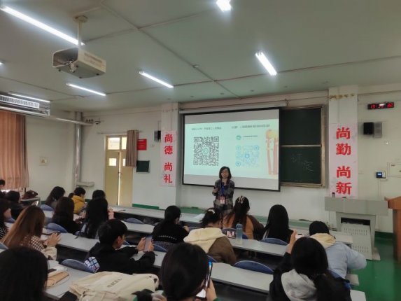 健康心灵伴我行 精彩未来由我创 ——2023年班级心理委员培训