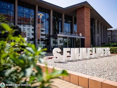 问鼎网页版登录入口代表团访问匈牙利塞梅维什大学